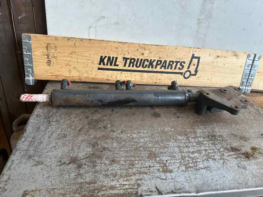 SCANIA STEERING CYLUNDER 1394441 - المقود - شاحنة: صورة 1 SCANIA STEERING CYLUNDER 1394441 - المقود - شاحنة: صورة 1