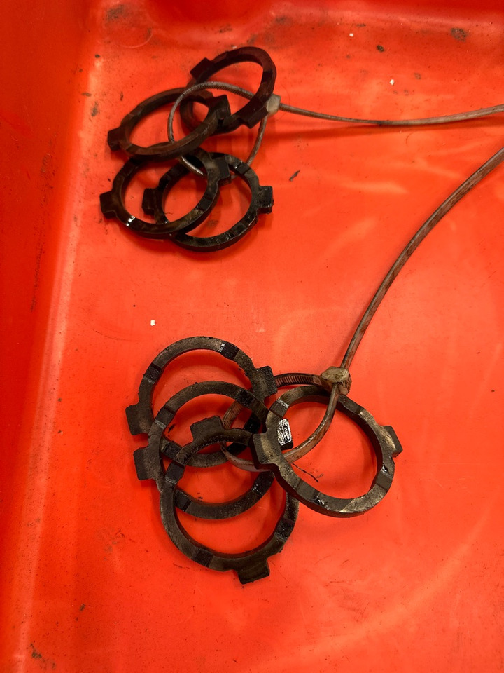 SCANIA TRUST WASHER 1120862 - رأس أسطوانية - شاحنة: صورة 1 SCANIA TRUST WASHER 1120862 - رأس أسطوانية - شاحنة: صورة 1