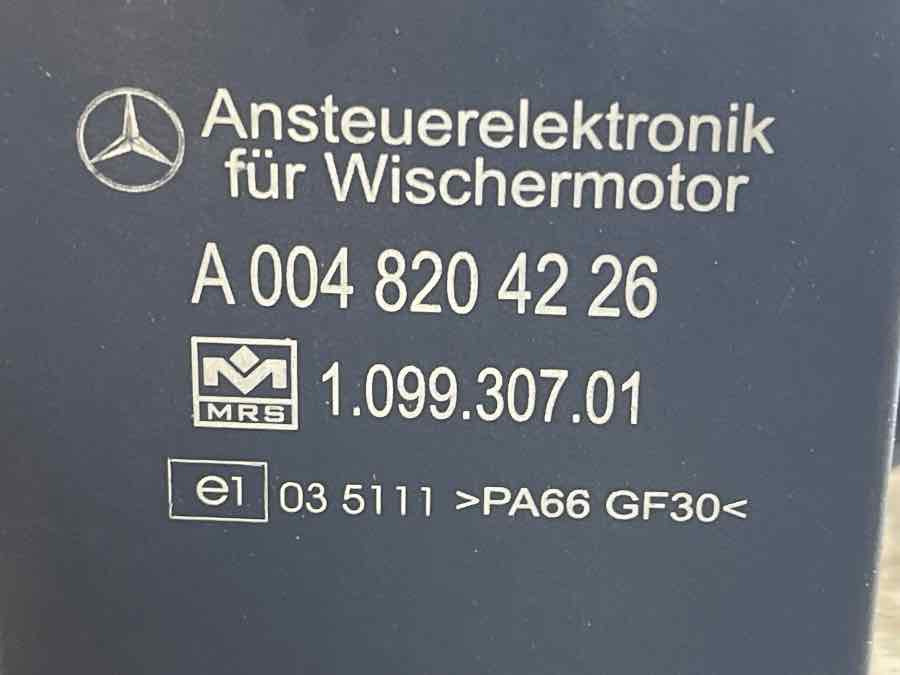 SETRA / MERCEDES ECU WIPER MOTOR A0048204226 - وحدة إي سي يو - حافلة: صورة 2 SETRA / MERCEDES ECU WIPER MOTOR A0048204226 - وحدة إي سي يو - حافلة: صورة 2
