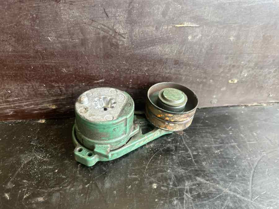 VOLVO BRACKET 21983651 - إطار هيكلي/ إطار معدني - شاحنة: صورة 1 VOLVO BRACKET 21983651 - إطار هيكلي/ إطار معدني - شاحنة: صورة 1