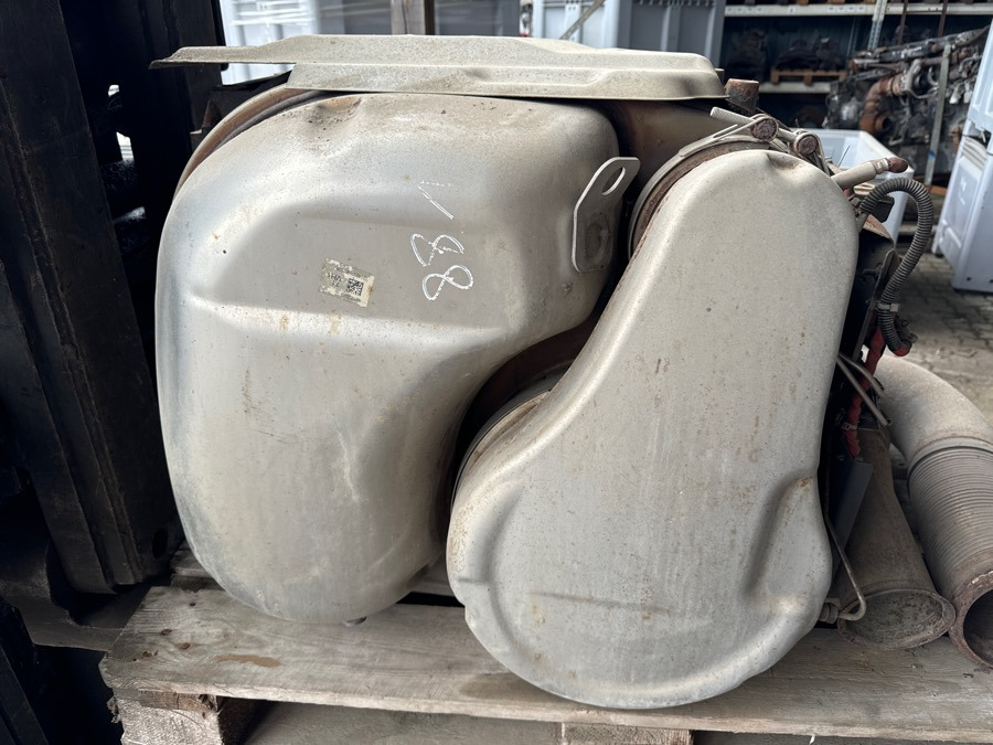 VOLVO EXHAUST 21364822 - علبة العادم/ نظام العادم - شاحنة: صورة 2 VOLVO EXHAUST 21364822 - علبة العادم/ نظام العادم - شاحنة: صورة 2