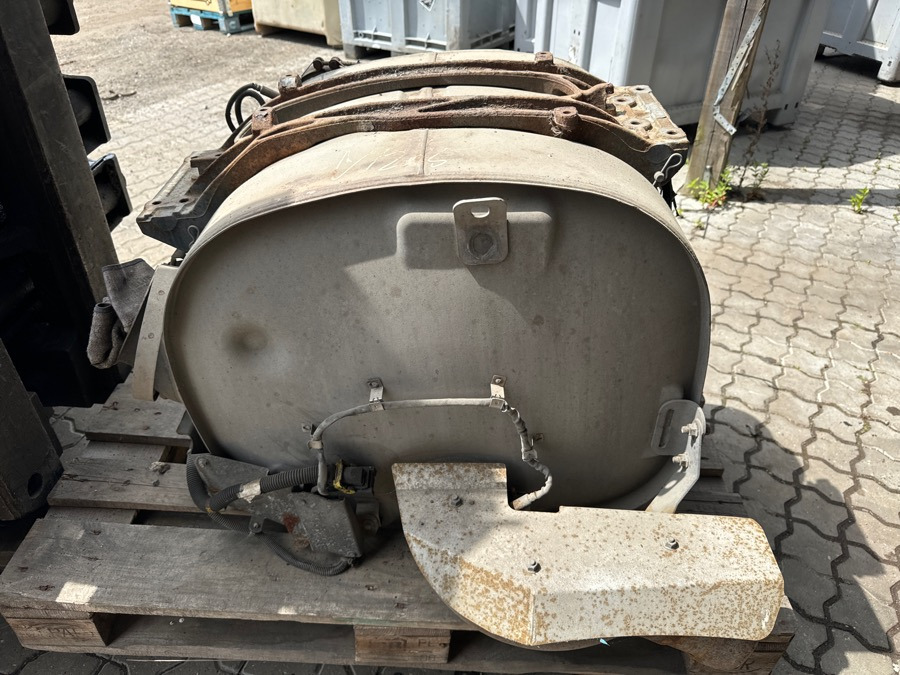 VOLVO EXHAUST 21364822 - علبة العادم/ نظام العادم - شاحنة: صورة 2 VOLVO EXHAUST 21364822 - علبة العادم/ نظام العادم - شاحنة: صورة 2