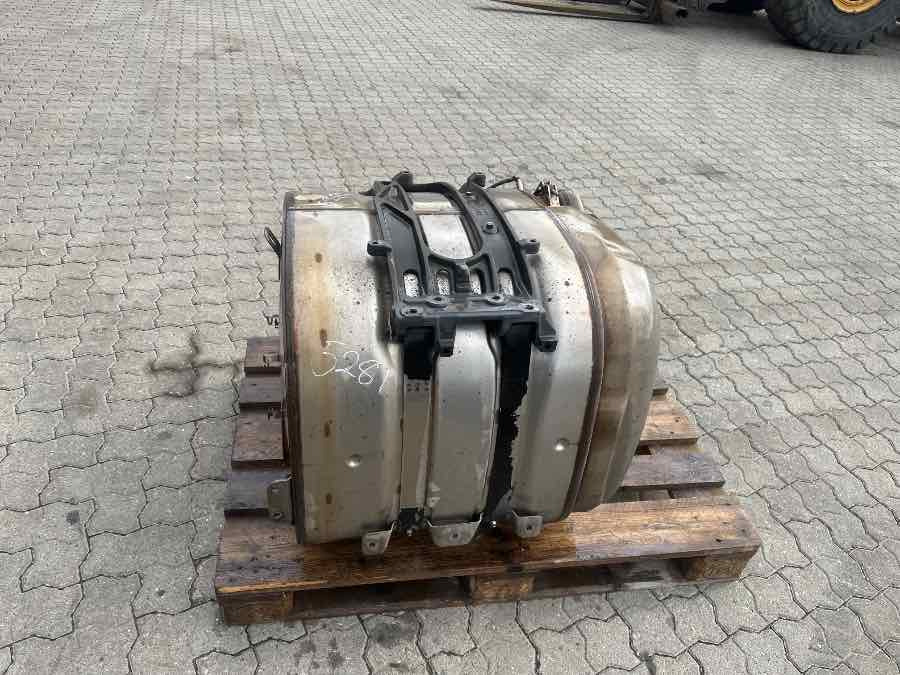 VOLVO EXHAUST 23046481 - علبة العادم/ نظام العادم - شاحنة: صورة 1 VOLVO EXHAUST 23046481 - علبة العادم/ نظام العادم - شاحنة: صورة 1