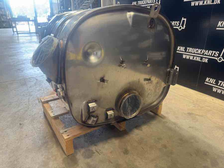 VOLVO EXHAUST 24617946 - علبة العادم/ نظام العادم - شاحنة: صورة 1 VOLVO EXHAUST 24617946 - علبة العادم/ نظام العادم - شاحنة: صورة 1