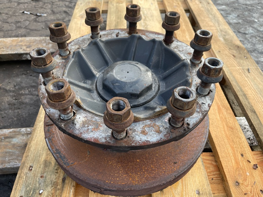 VOLVO FRONT HUB 21983590 - محور - شاحنة: صورة 1 VOLVO FRONT HUB 21983590 - محور - شاحنة: صورة 1