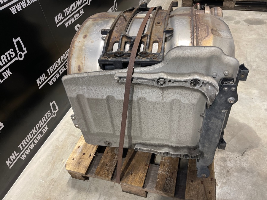 VOLVO KATALYSATOR 21364822 P07 - علبة العادم/ نظام العادم - شاحنة: صورة 3 VOLVO KATALYSATOR 21364822 P07 - علبة العادم/ نظام العادم - شاحنة: صورة 3