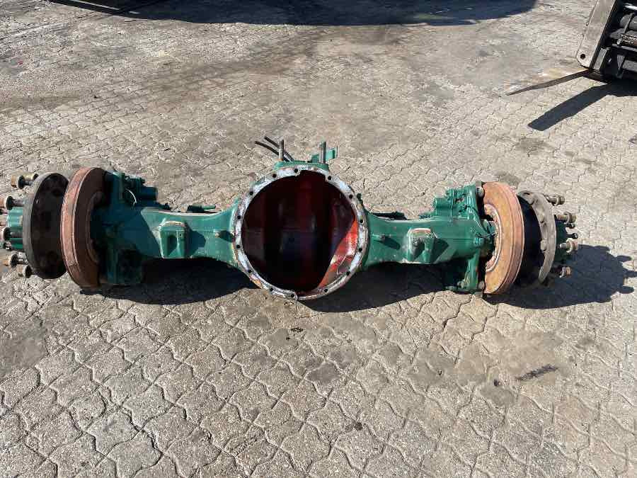 VOLVO REAR AXLE 21999715 - المحور و قطع الغيار - شاحنة: صورة 1 VOLVO REAR AXLE 21999715 - المحور و قطع الغيار - شاحنة: صورة 1