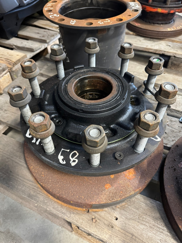 VOLVO REAR HUB 20819832 - محور - شاحنة: صورة 1 VOLVO REAR HUB 20819832 - محور - شاحنة: صورة 1