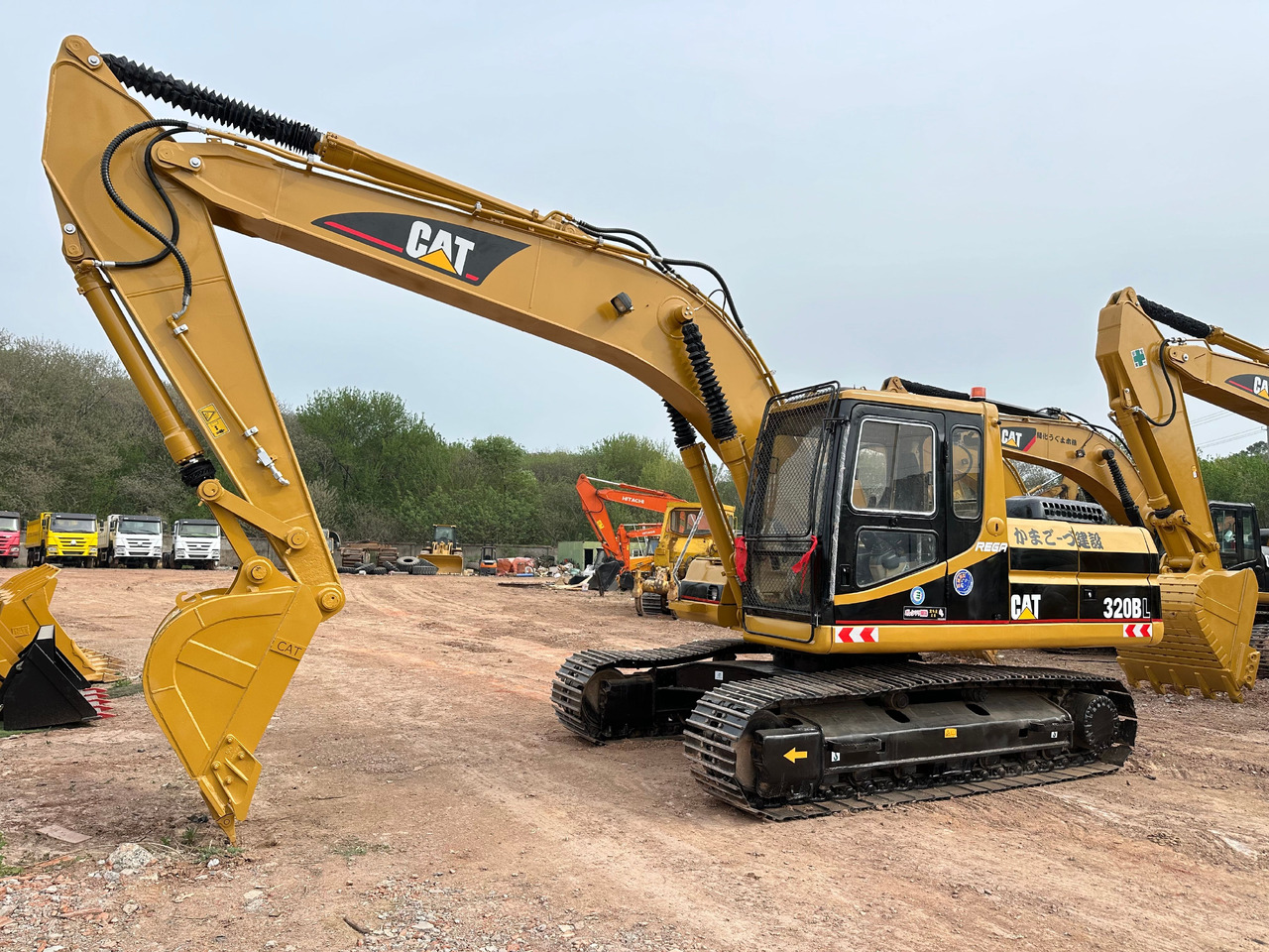 CAT 320BL crawler excavator - حفار زاحف: صورة 2 CAT 320BL crawler excavator - حفار زاحف: صورة 2