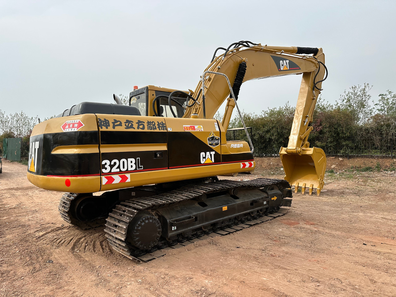 CAT 320BL crawler excavator - حفار زاحف: صورة 4 CAT 320BL crawler excavator - حفار زاحف: صورة 4