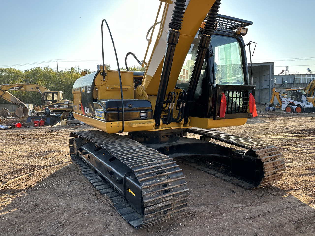 CAT 320D2L - حفار زاحف: صورة 4 CAT 320D2L - حفار زاحف: صورة 4