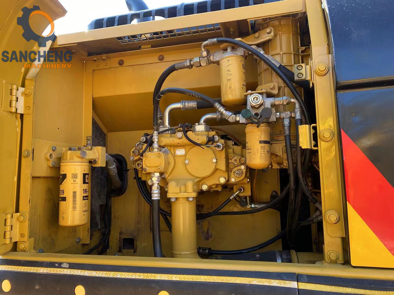 حفّار CAT 325D: صورة 6