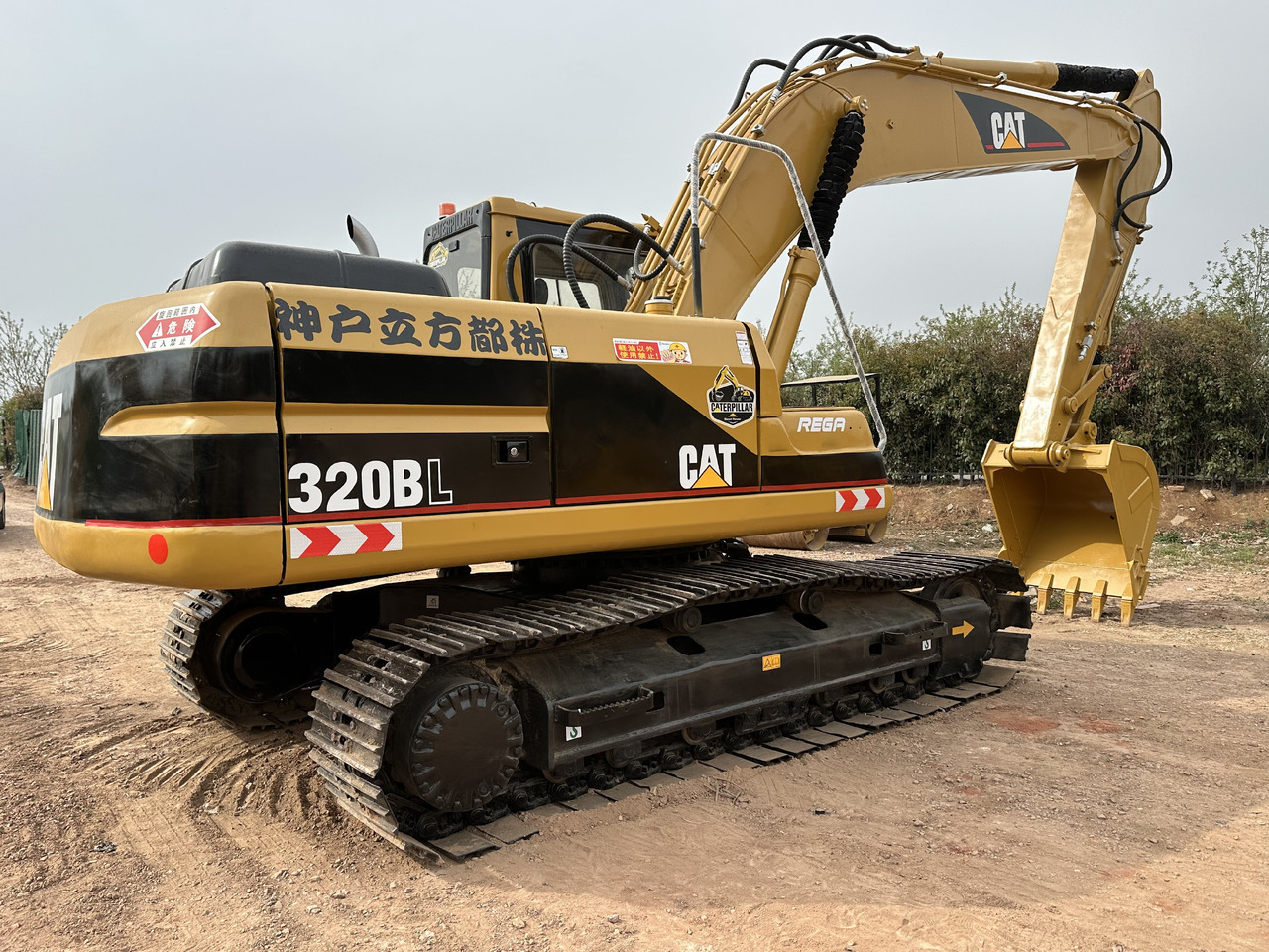 CATERPILLAR 320BL - حفار زاحف: صورة 4 CATERPILLAR 320BL - حفار زاحف: صورة 4