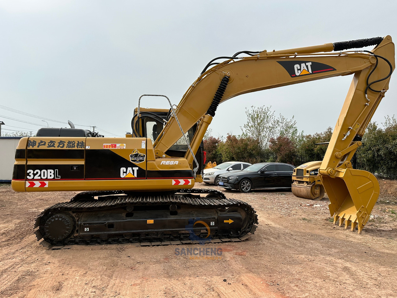 CATERPILLAR 320BL - حفار زاحف: صورة 5 CATERPILLAR 320BL - حفار زاحف: صورة 5