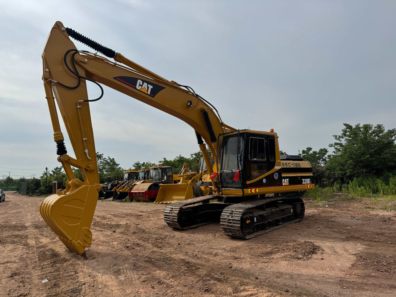 CATERPILLAR 320BL - حفار زاحف: صورة 2 CATERPILLAR 320BL - حفار زاحف: صورة 2