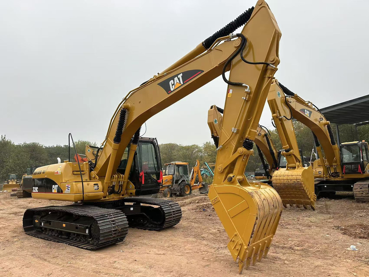 CATERPILLAR 320CL - حفار زاحف: صورة 2 CATERPILLAR 320CL - حفار زاحف: صورة 2