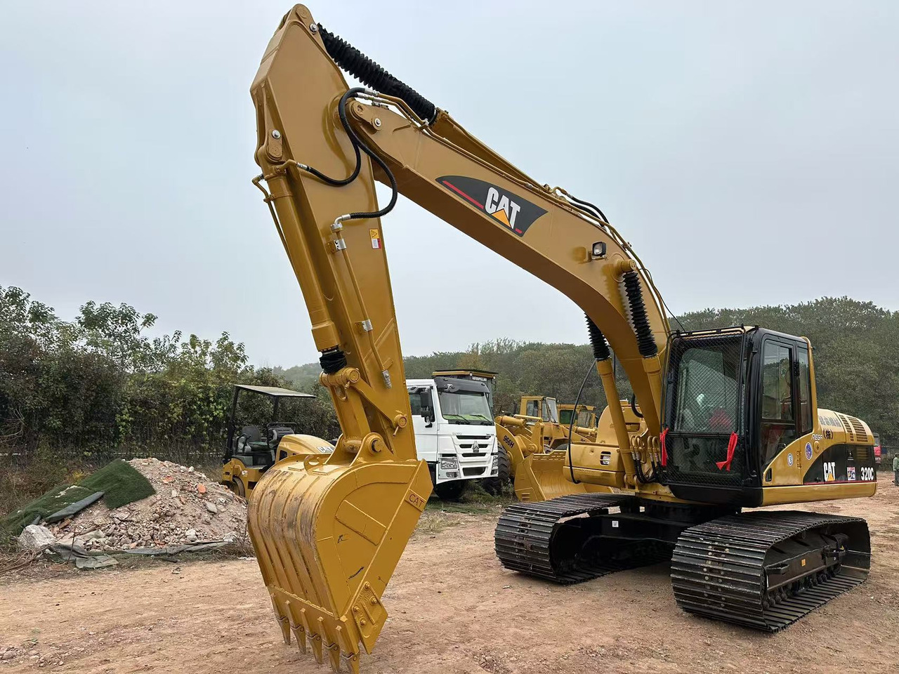 حفار زاحف CATERPILLAR 320C: صورة 8