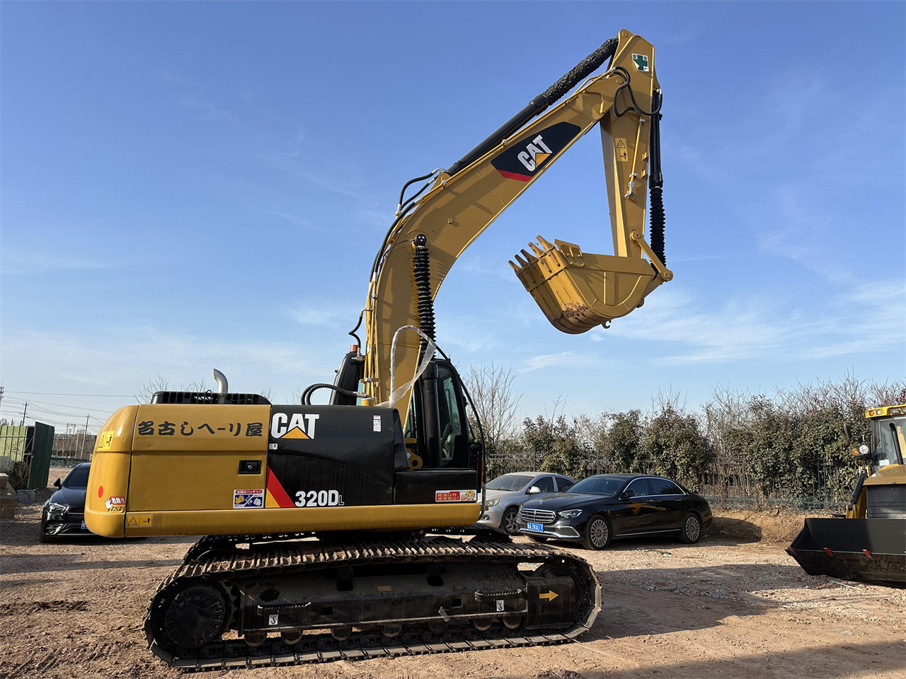 CATERPILLAR 320DL - حفار زاحف: صورة 1 CATERPILLAR 320DL - حفار زاحف: صورة 1