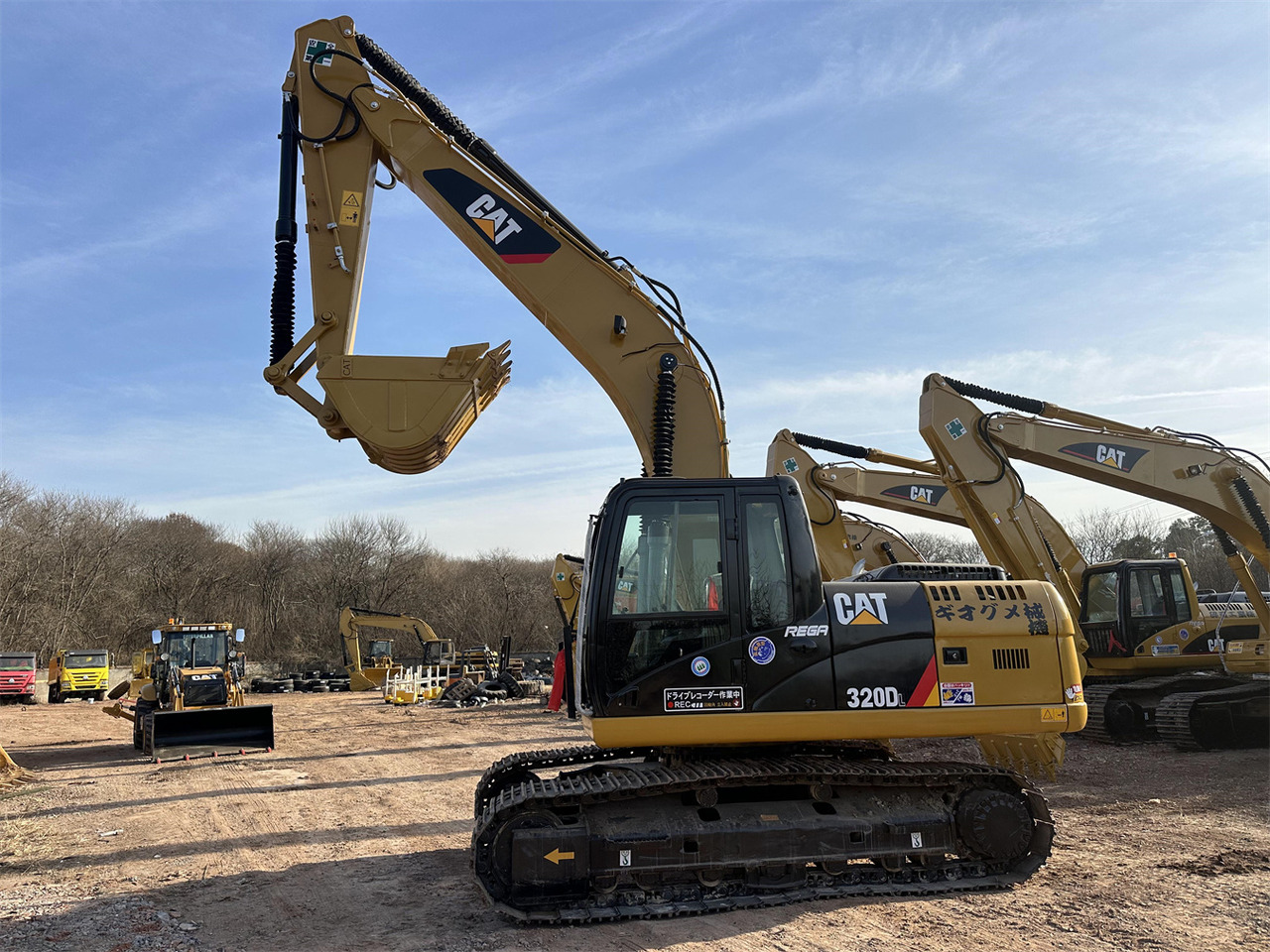 CATERPILLAR 320DL - حفار زاحف: صورة 1 CATERPILLAR 320DL - حفار زاحف: صورة 1