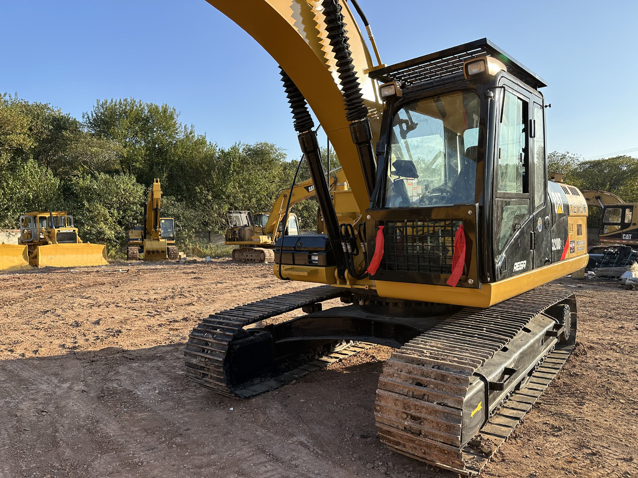 CATERPILLAR 320DL - حفار زاحف: صورة 5 CATERPILLAR 320DL - حفار زاحف: صورة 5