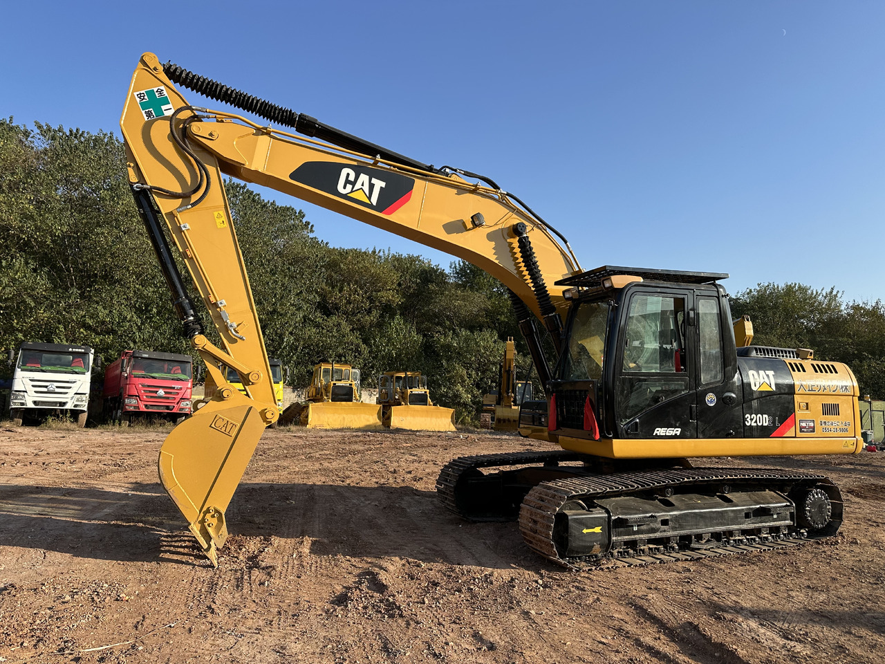 CATERPILLAR 320DL - حفار زاحف: صورة 3 CATERPILLAR 320DL - حفار زاحف: صورة 3