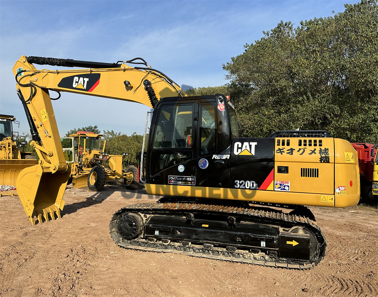 CATERPILLAR 320DL - حفار زاحف: صورة 3 CATERPILLAR 320DL - حفار زاحف: صورة 3