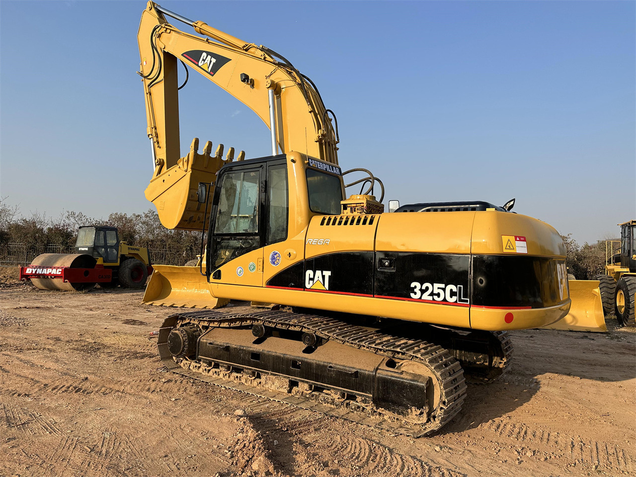 CATERPILLAR 325C - حفار زاحف: صورة 1 CATERPILLAR 325C - حفار زاحف: صورة 1