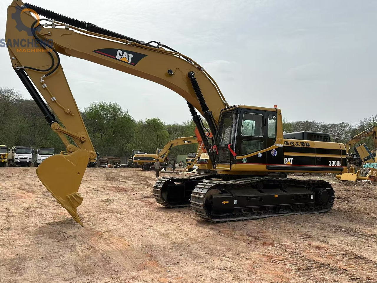 CATERPILLAR 330BL - حفار زاحف: صورة 4 CATERPILLAR 330BL - حفار زاحف: صورة 4