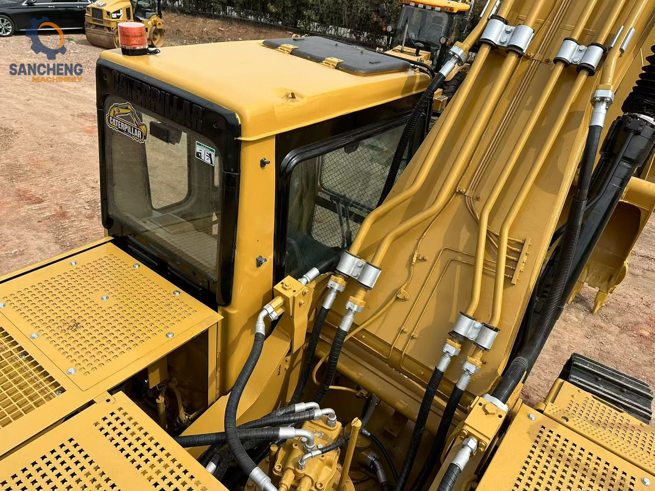 حفار زاحف CATERPILLAR 330BL: صورة 7 حفار زاحف CATERPILLAR 330BL: صورة 7