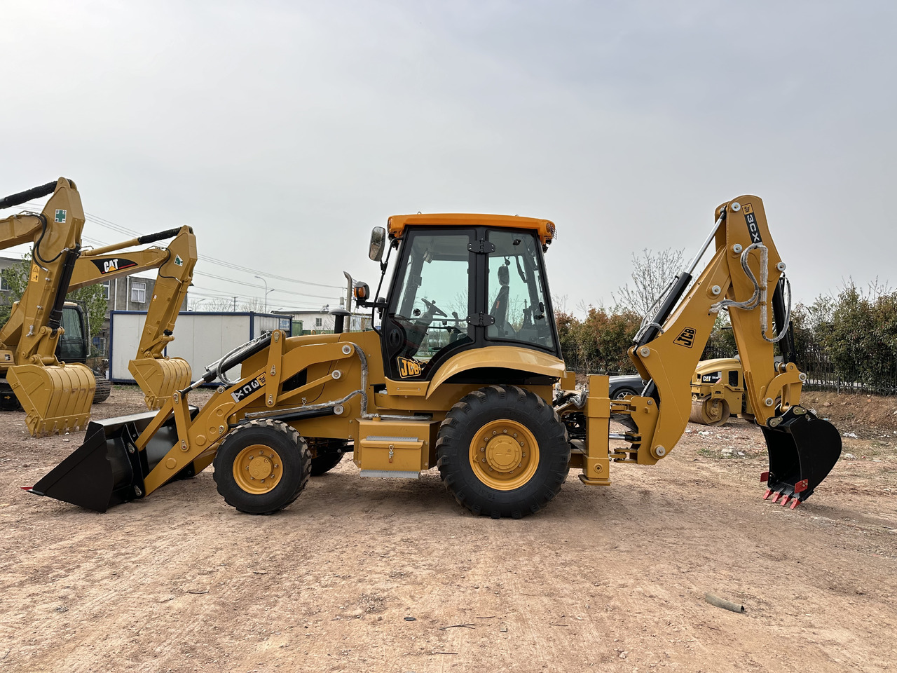 CATERPILLAR 420F2 - لودر ذو محراث خلفي/ باكهو: صورة 1 CATERPILLAR 420F2 - لودر ذو محراث خلفي/ باكهو: صورة 1