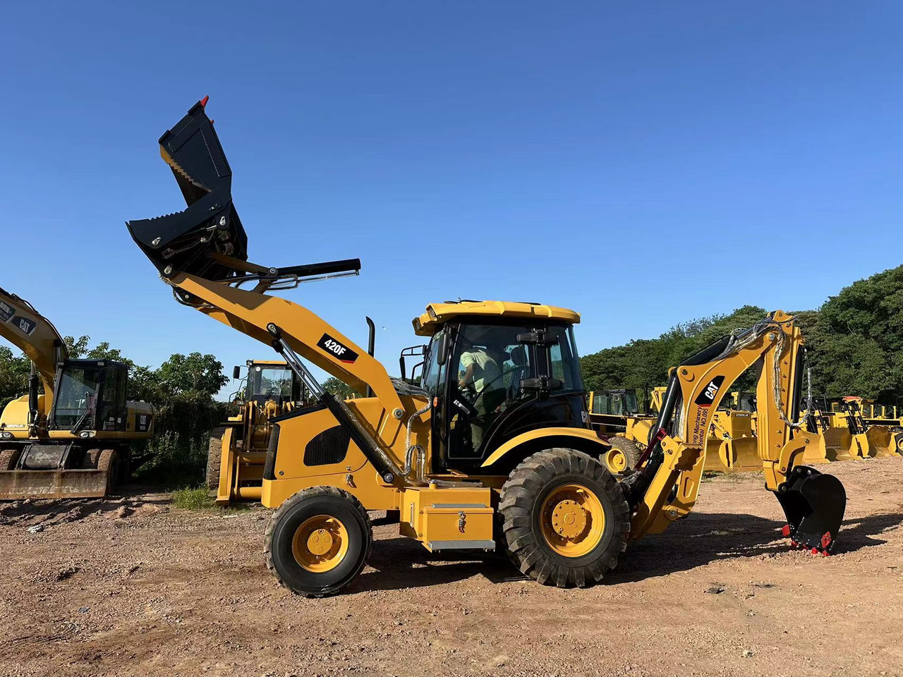 CATERPILLAR 420F2 - لودر ذو محراث خلفي/ باكهو: صورة 5 CATERPILLAR 420F2 - لودر ذو محراث خلفي/ باكهو: صورة 5