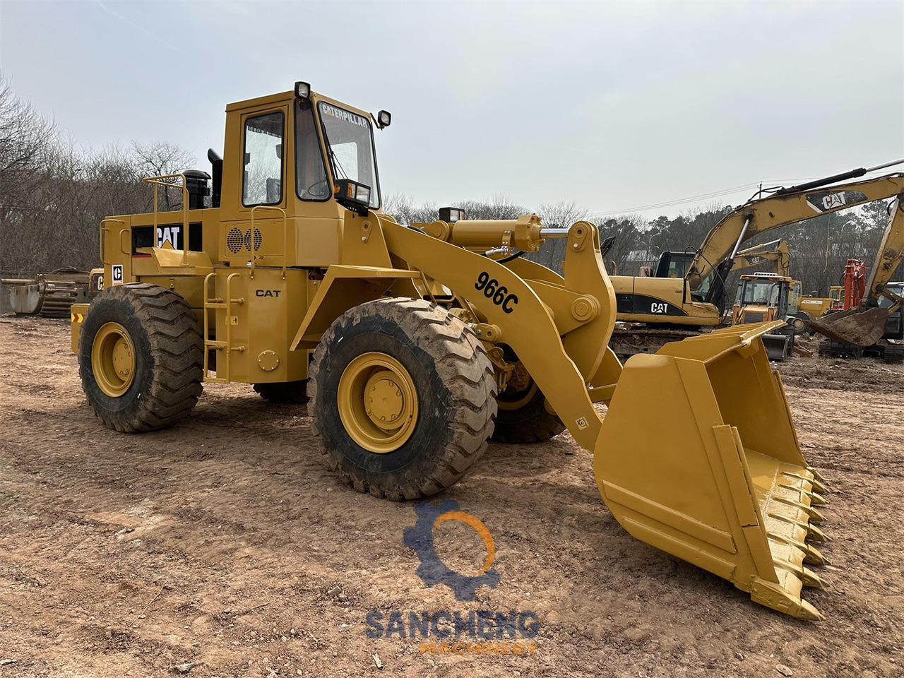 CATERPILLAR 966C - اللودر بعجل: صورة 1 CATERPILLAR 966C - اللودر بعجل: صورة 1