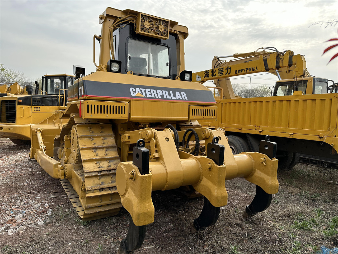 تأجير CATERPILLAR D7H CATERPILLAR D7H: صورة 6 تأجير CATERPILLAR D7H CATERPILLAR D7H: صورة 6
