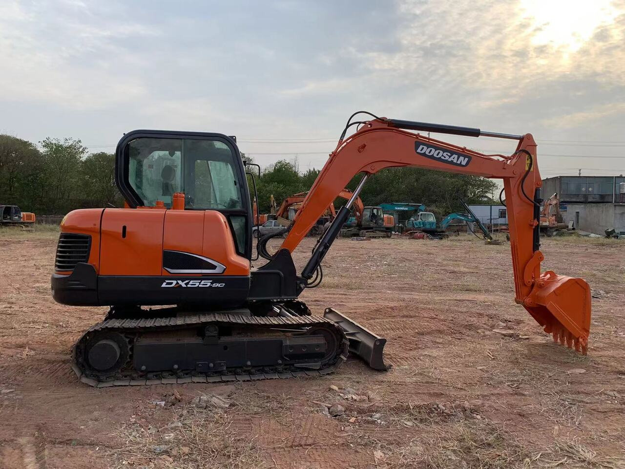 DOOSAN DX55 - حفّار: صورة 1 DOOSAN DX55 - حفّار: صورة 1
