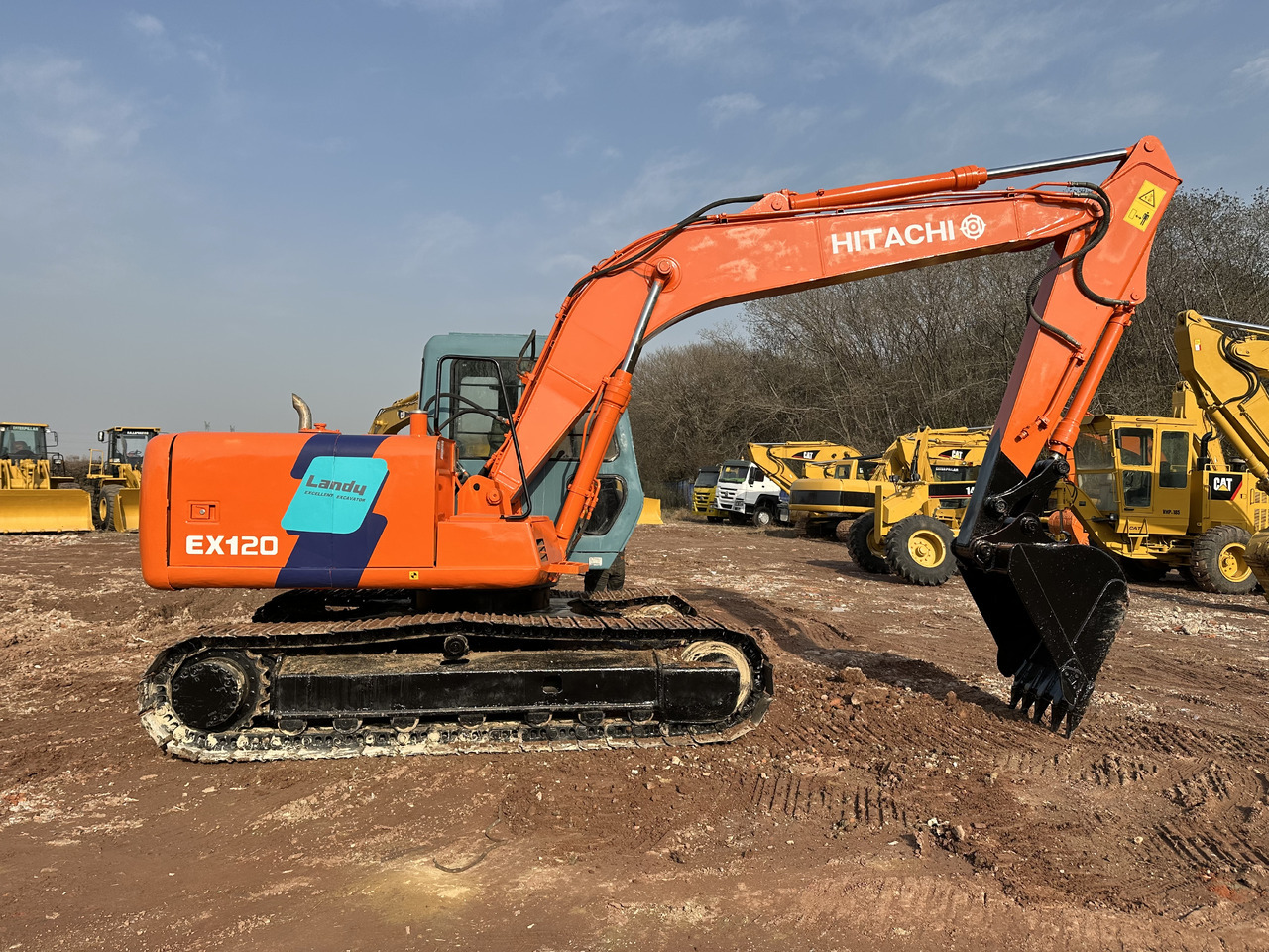HITACHI EX120-3 - حفار زاحف: صورة 1 HITACHI EX120-3 - حفار زاحف: صورة 1