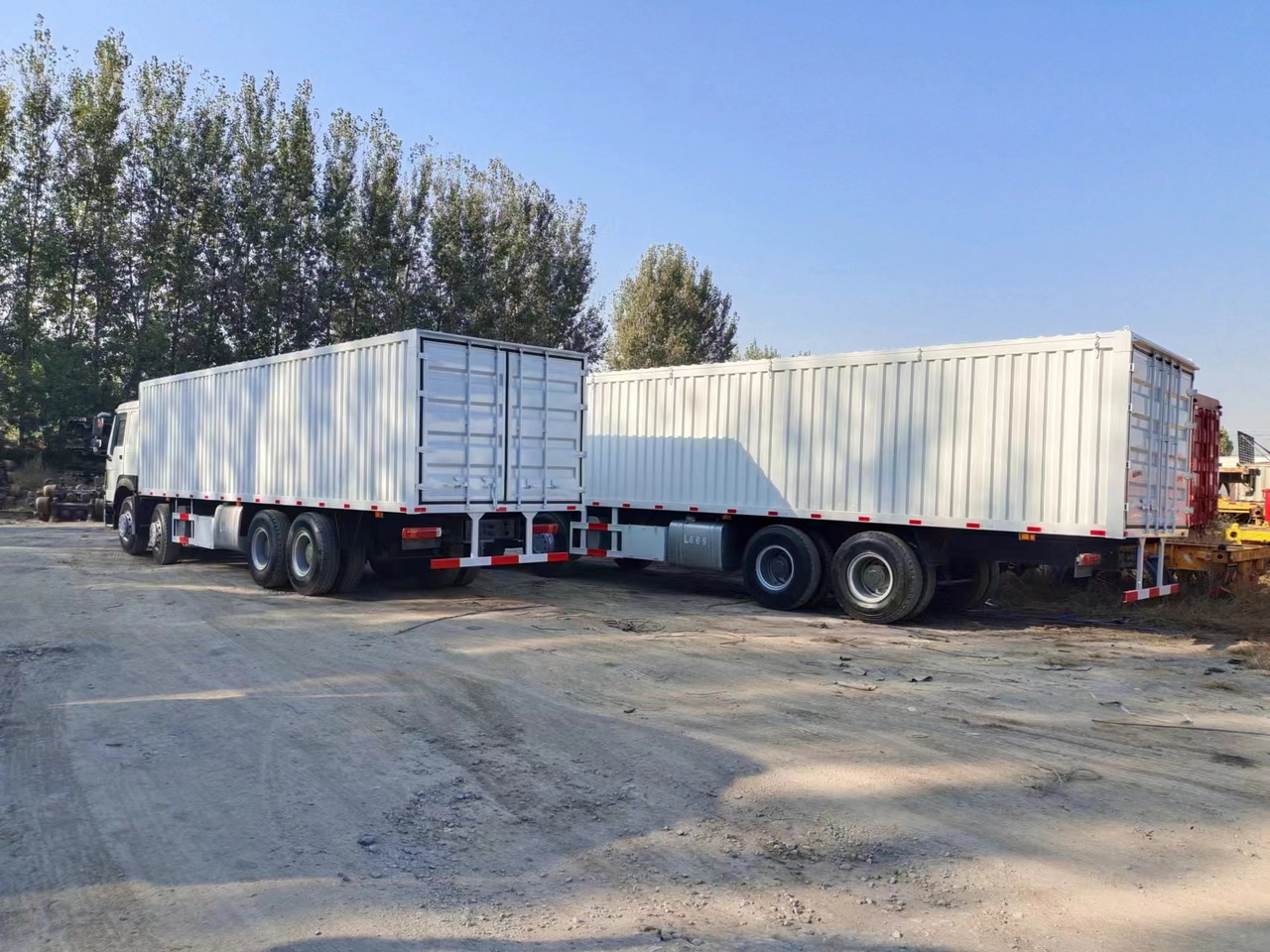SINOTRUK 400 HOWO Box truck - شاحنة متساوية الحرارة: صورة 5 SINOTRUK 400 HOWO Box truck - شاحنة متساوية الحرارة: صورة 5