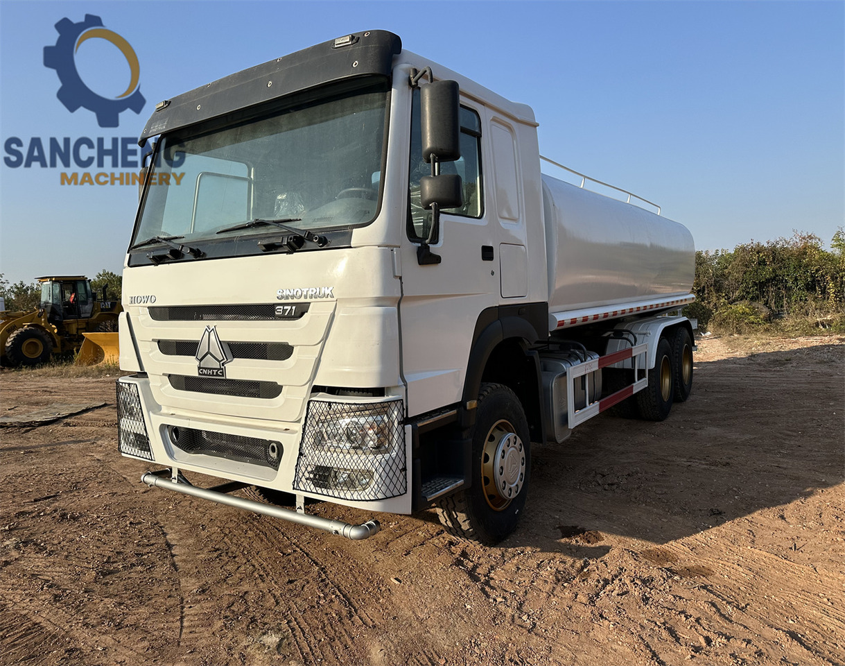 SINOTRUK HOWO 370HP 6x4 Water Tank Truck - شاحنة صهريج: صورة 1 SINOTRUK HOWO 370HP 6x4 Water Tank Truck - شاحنة صهريج: صورة 1