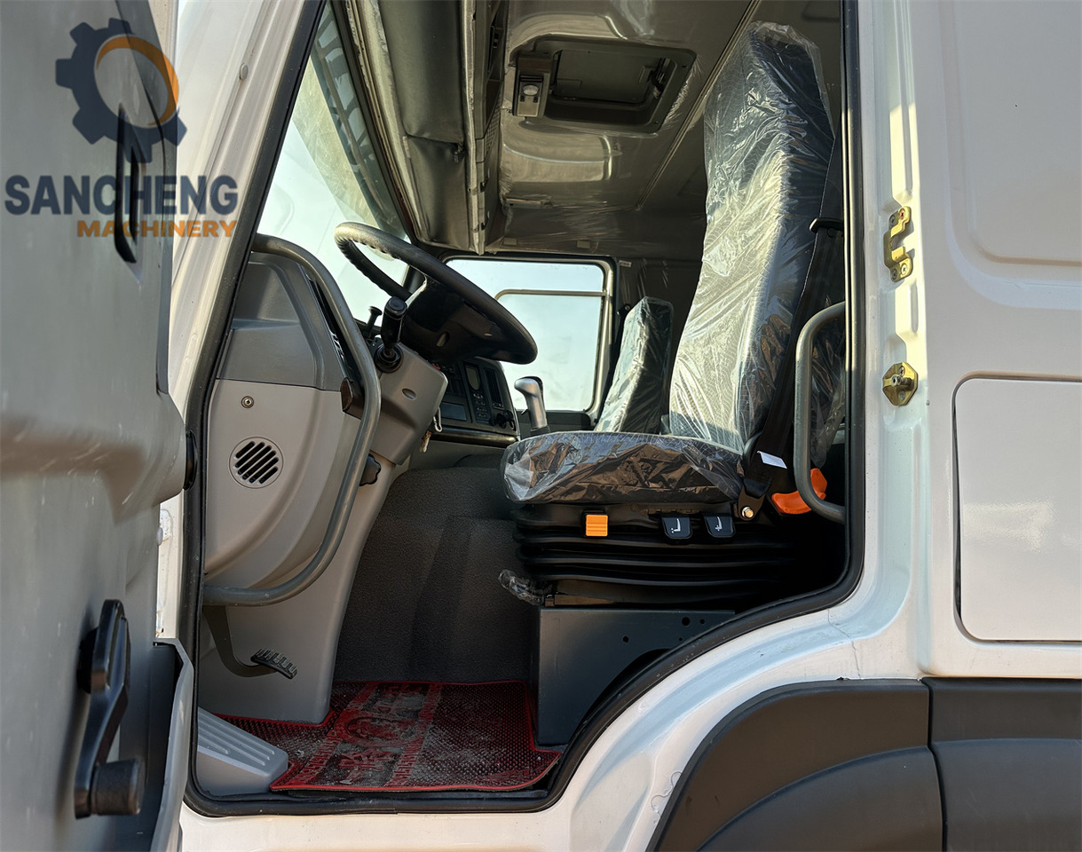 تأجير SINOTRUK HOWO 371 6x4 Water Tanker Truck SINOTRUK HOWO 371 6x4 Water Tanker Truck: صورة 8 تأجير SINOTRUK HOWO 371 6x4 Water Tanker Truck SINOTRUK HOWO 371 6x4 Water Tanker Truck: صورة 8