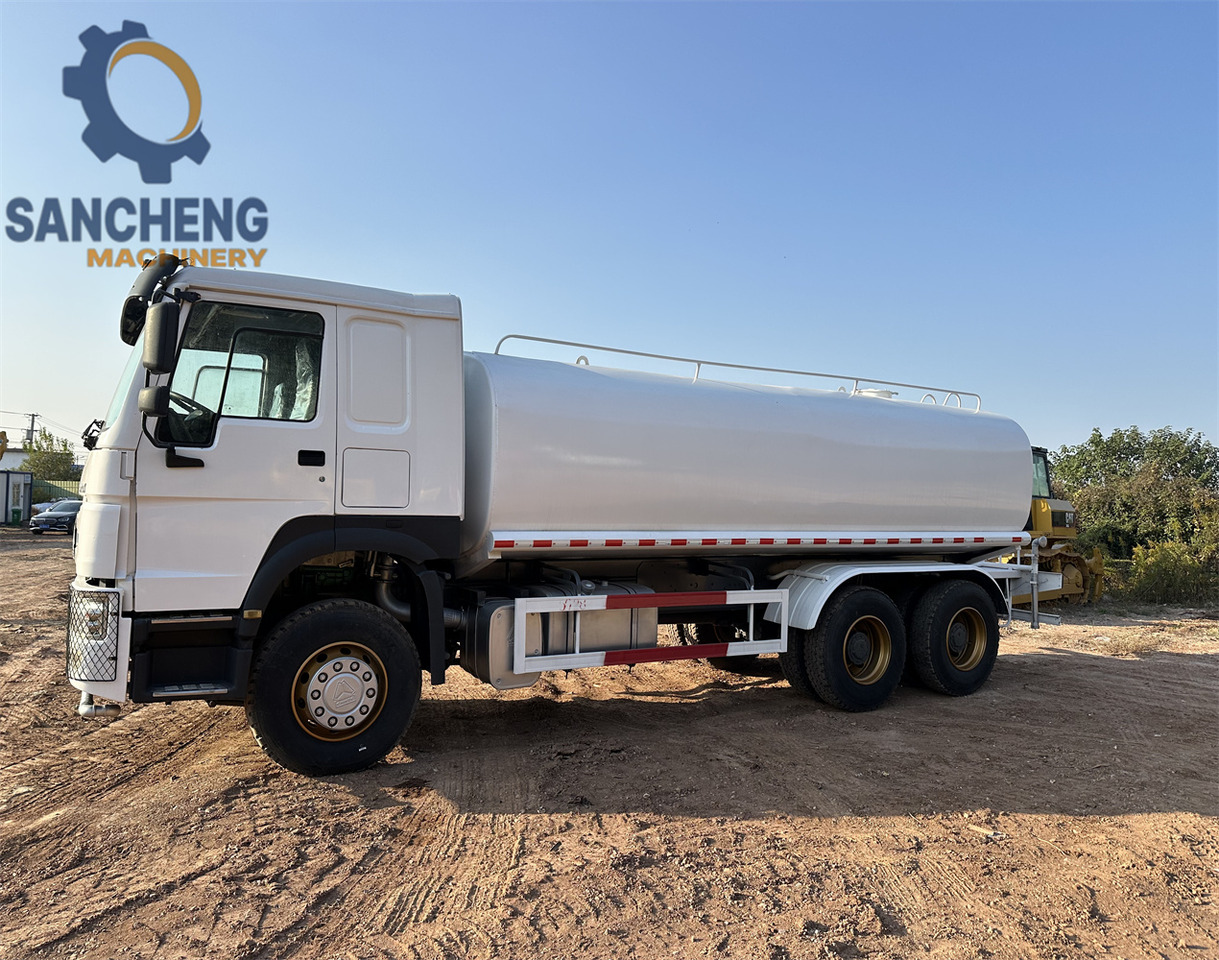 SINOTRUK HOWO 371 6x4 Water Tanker Truck - شاحنة صهريج: صورة 4 SINOTRUK HOWO 371 6x4 Water Tanker Truck - شاحنة صهريج: صورة 4