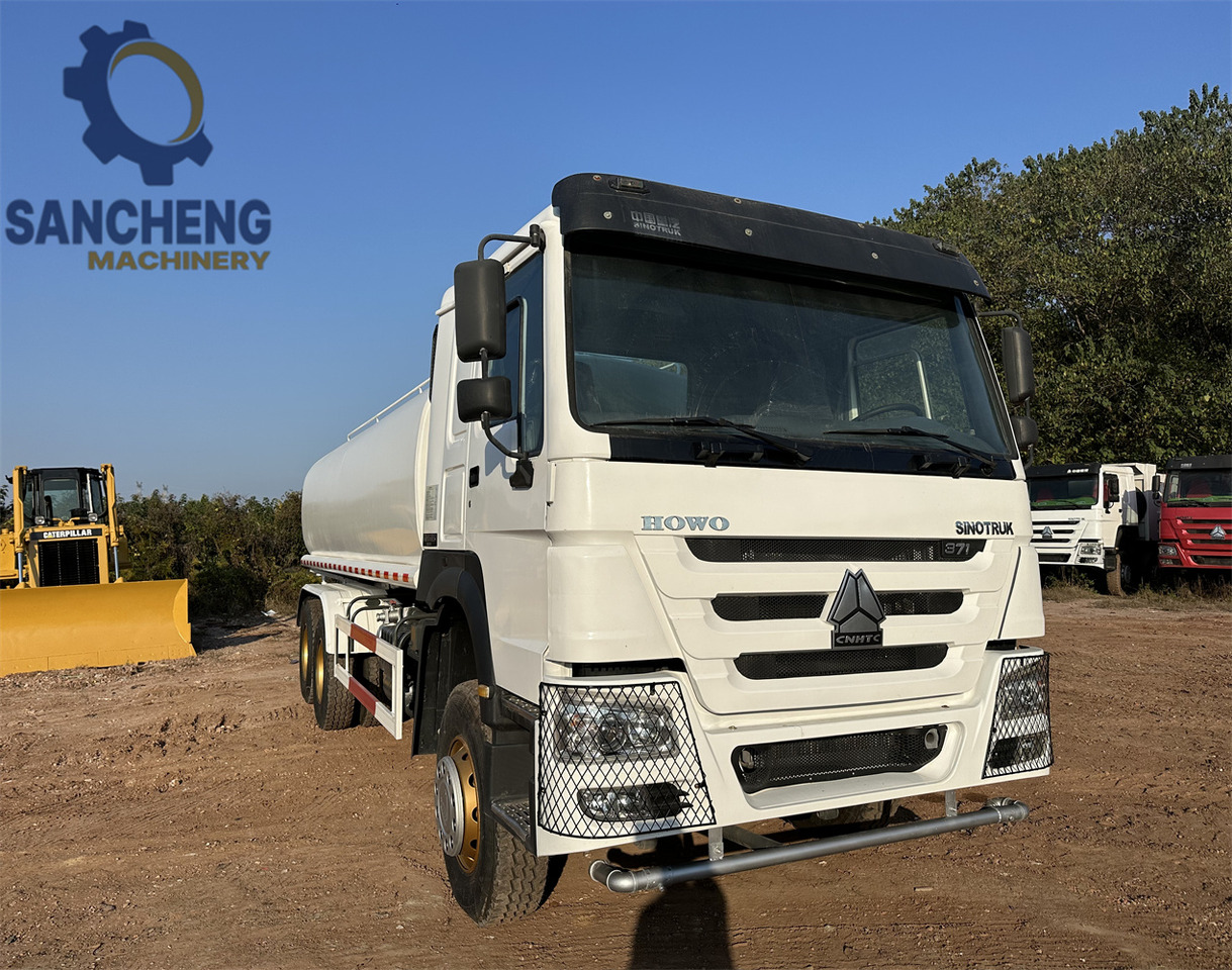 SINOTRUK HOWO 371 6x4 Water Tanker Truck - شاحنة صهريج: صورة 3 SINOTRUK HOWO 371 6x4 Water Tanker Truck - شاحنة صهريج: صورة 3