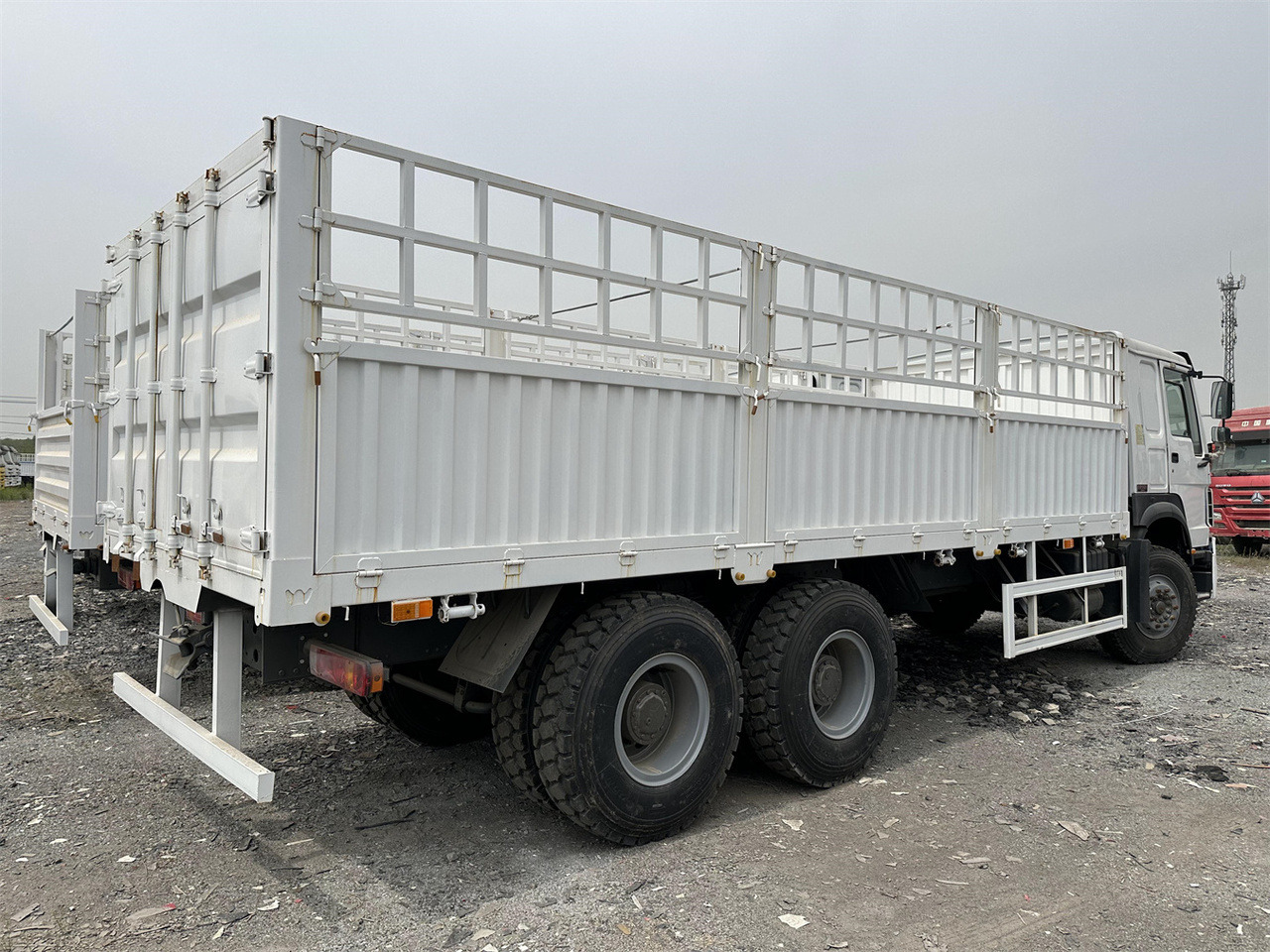 SINOTRUK HOWO 371 Cargo truck - شاحنة ماشية: صورة 4 SINOTRUK HOWO 371 Cargo truck - شاحنة ماشية: صورة 4