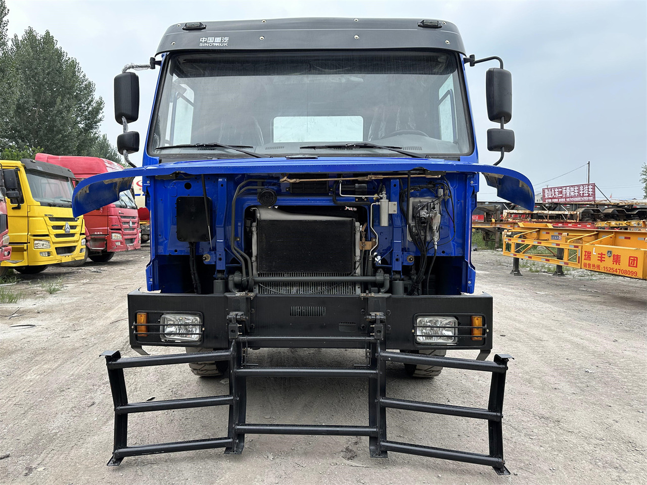 SINOTRUK HOWO 371 Chassis truck - شاحنة بهيكل معدني للمقصورة: صورة 3 SINOTRUK HOWO 371 Chassis truck - شاحنة بهيكل معدني للمقصورة: صورة 3