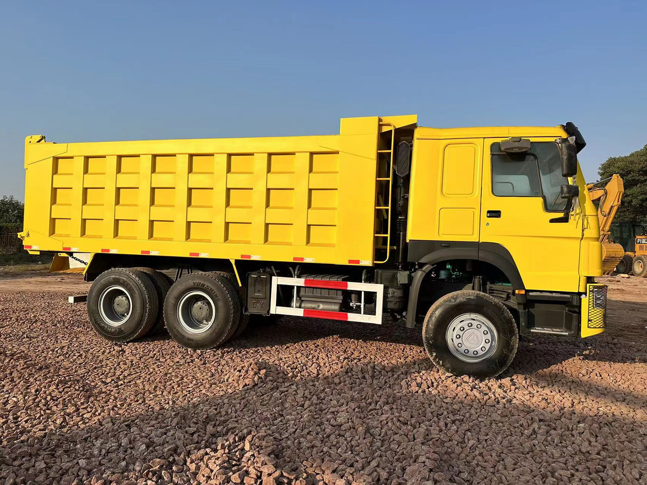 SINOTRUK HOWO 371 Dump Truck - شاحنة قلاب: صورة 3 SINOTRUK HOWO 371 Dump Truck - شاحنة قلاب: صورة 3