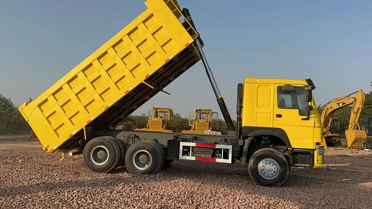 SINOTRUK HOWO 371 Dump Truck - شاحنة قلاب: صورة 2 SINOTRUK HOWO 371 Dump Truck - شاحنة قلاب: صورة 2