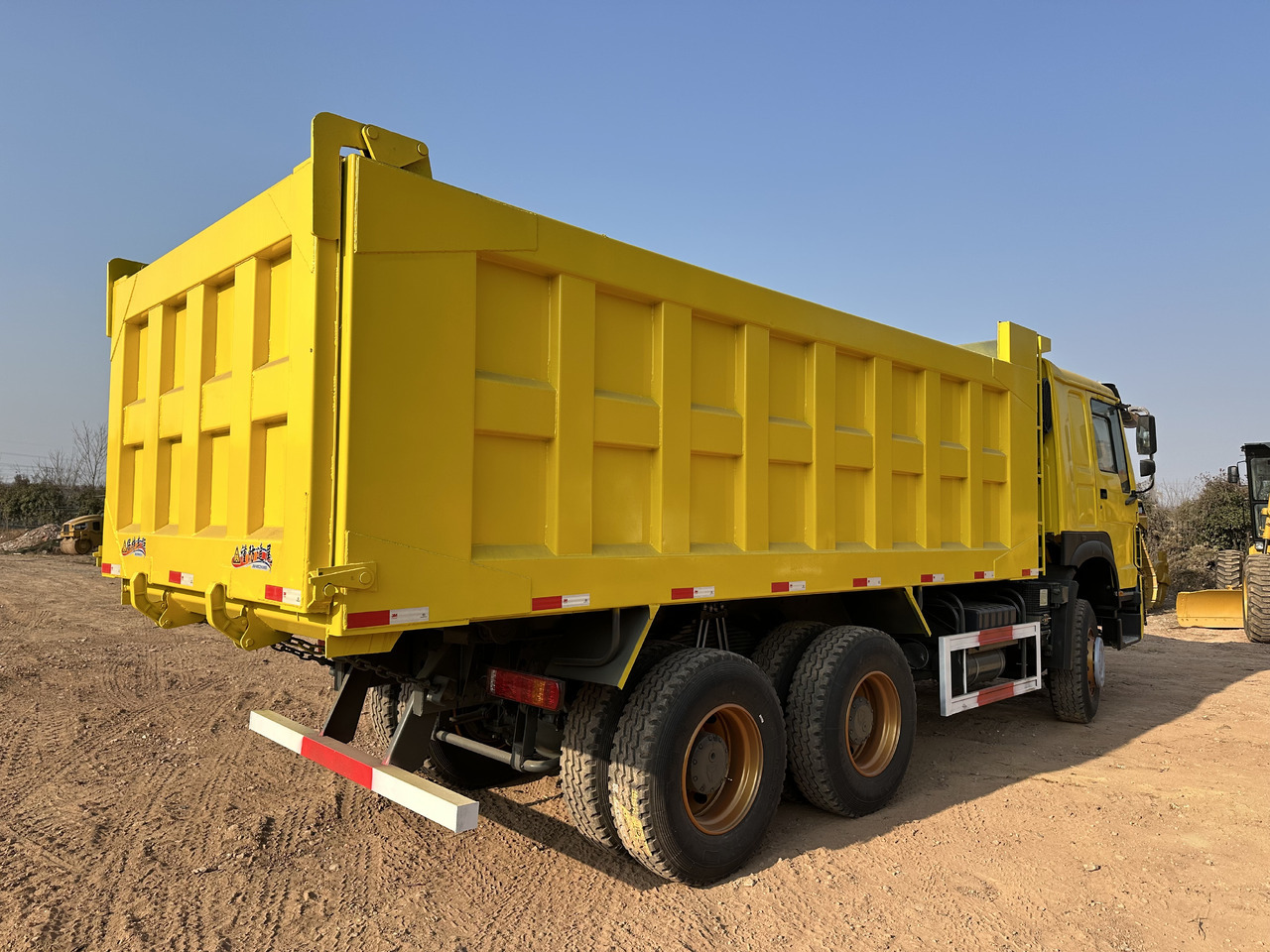تأجير SINOTRUK HOWO 371 SINOTRUK HOWO 371: صورة 7