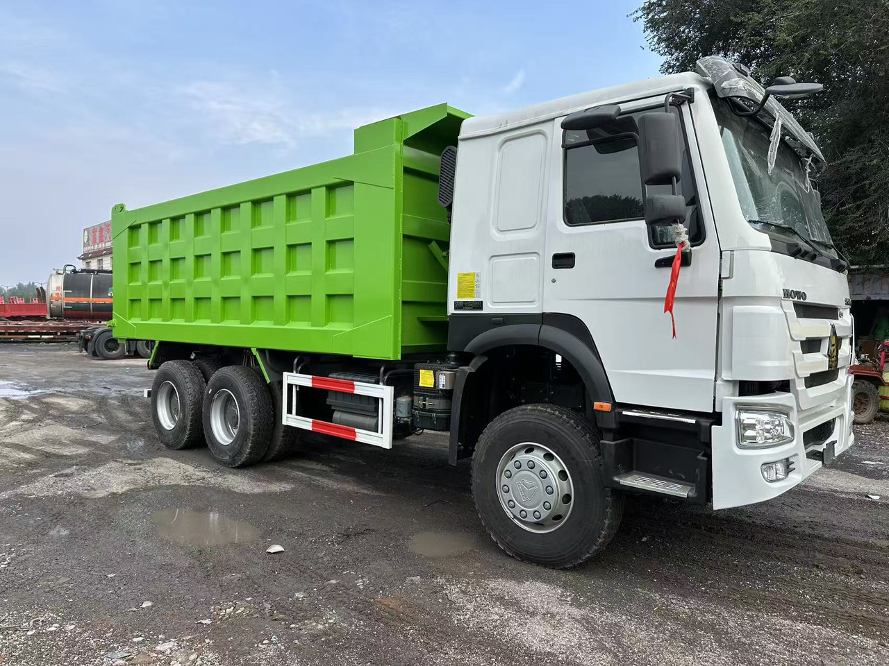 SINOTRUK HOWO 400HP 6X4 Tipper Truck - شاحنة قلاب: صورة 4 SINOTRUK HOWO 400HP 6X4 Tipper Truck - شاحنة قلاب: صورة 4