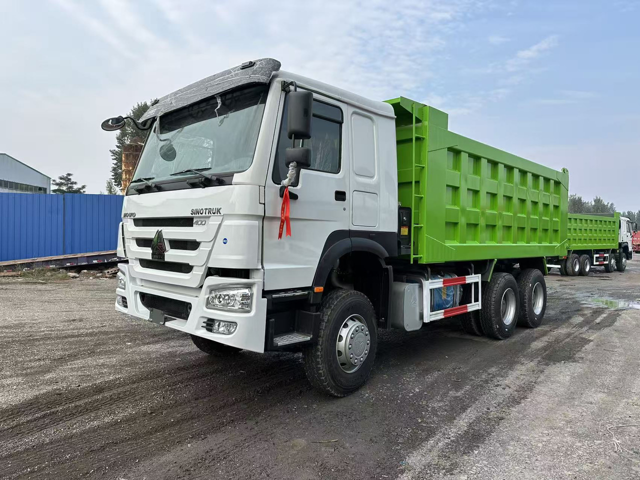 SINOTRUK HOWO 400HP 6X4 Tipper Truck - شاحنة قلاب: صورة 2 SINOTRUK HOWO 400HP 6X4 Tipper Truck - شاحنة قلاب: صورة 2