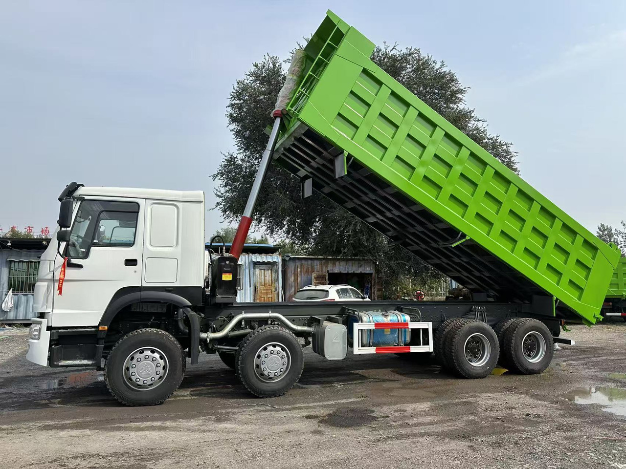 SINOTRUK HOWO 420HP 8X4 Tipper Truck - شاحنة قلاب: صورة 1 SINOTRUK HOWO 420HP 8X4 Tipper Truck - شاحنة قلاب: صورة 1