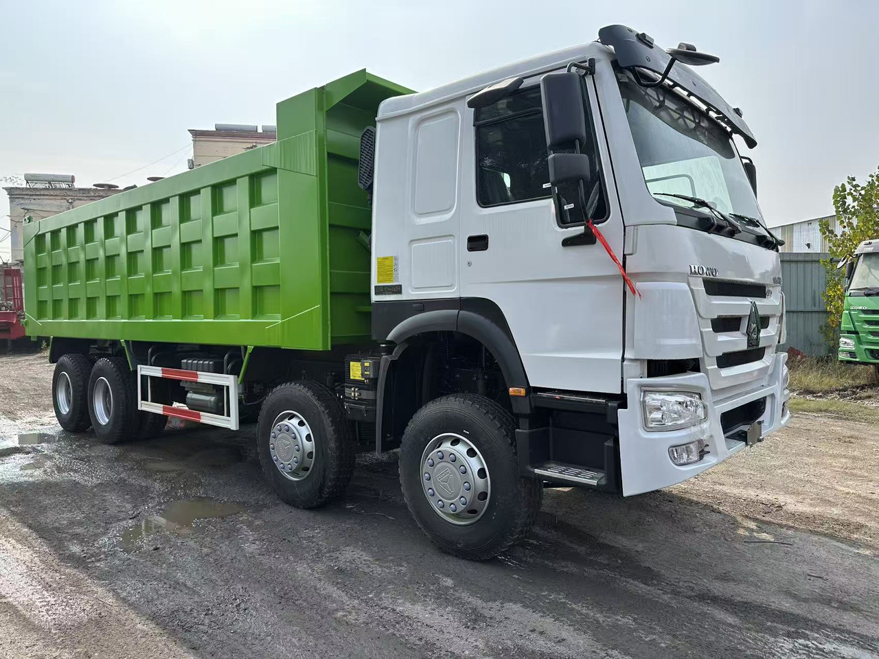 SINOTRUK HOWO 420HP 8X4 Tipper Truck - شاحنة قلاب: صورة 4 SINOTRUK HOWO 420HP 8X4 Tipper Truck - شاحنة قلاب: صورة 4
