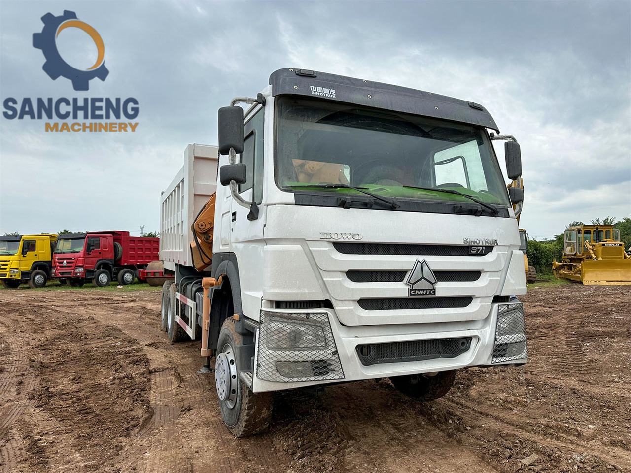 SINOTRUK Howo 371 6x4 crane truck - شاحنة كرين: صورة 3 SINOTRUK Howo 371 6x4 crane truck - شاحنة كرين: صورة 3